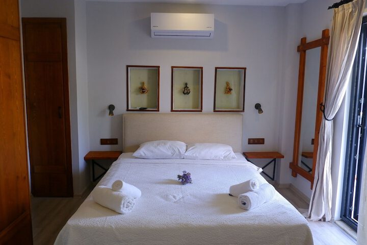 Room 7 of 44