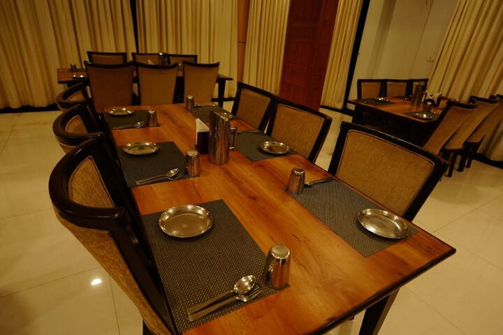 Dining 23 of 29
