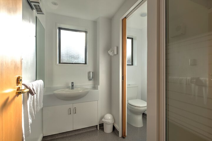 Room 32 of 50