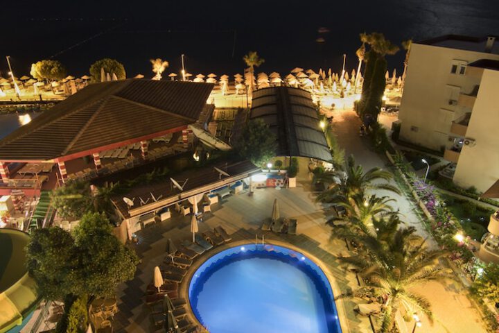 Pools & Facilities