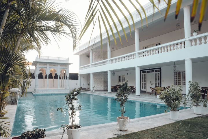 Pool 42 of 74
