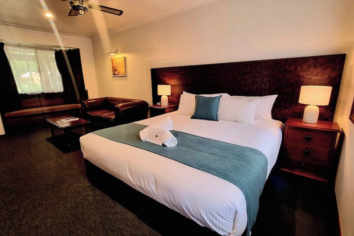 Room 1 of 16