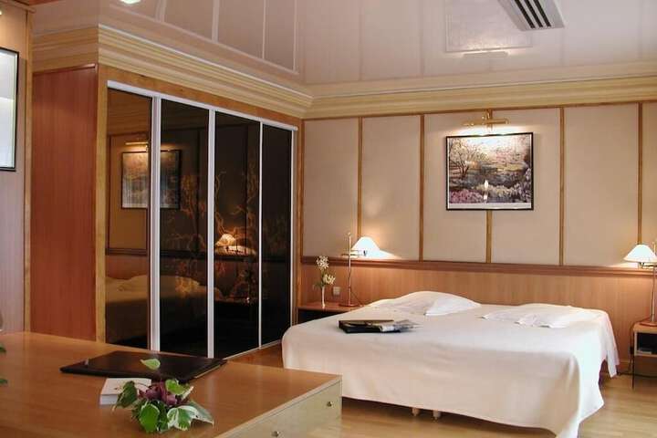 Room 16 of 92