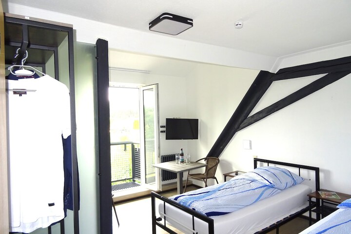 Room 170 of 442