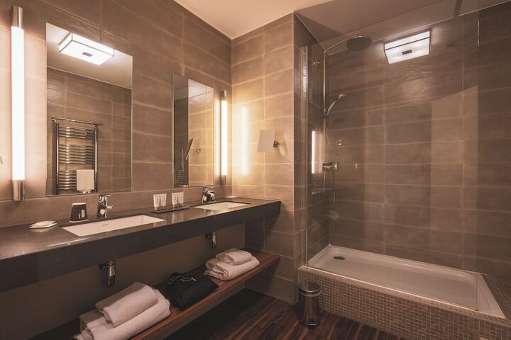 Room 13 of 26