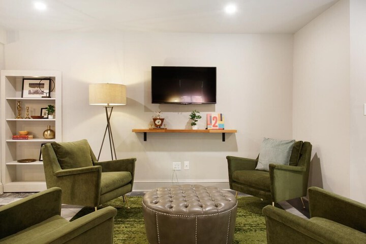 Room 113 of 164