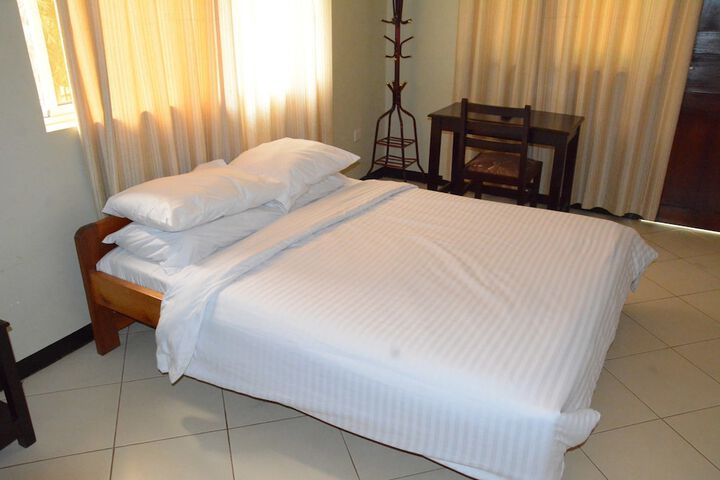 Room 4 of 38