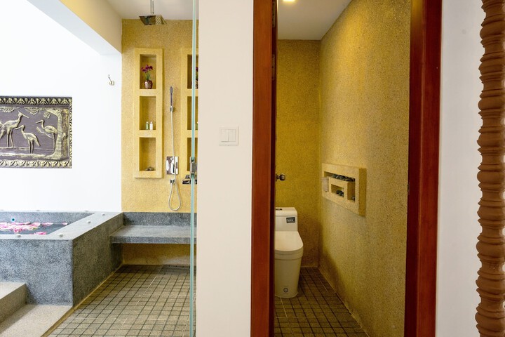 Room 51 of 85