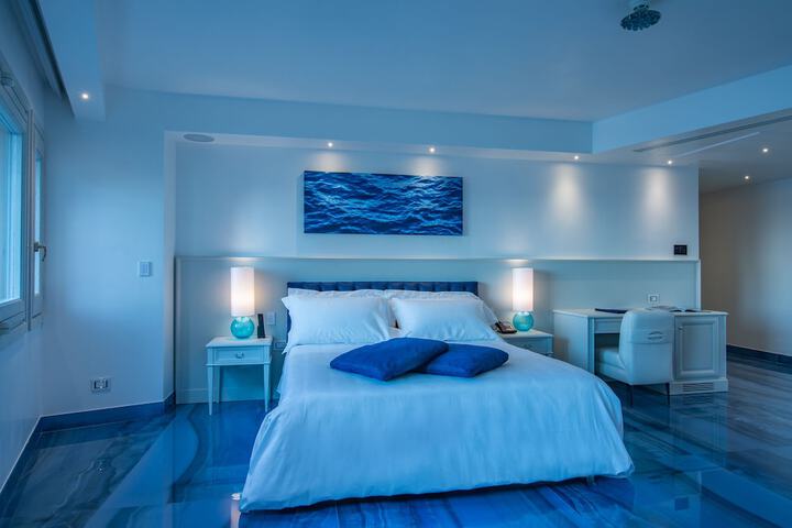 Room 5 of 73