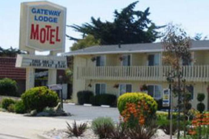 Thunderbird Motel