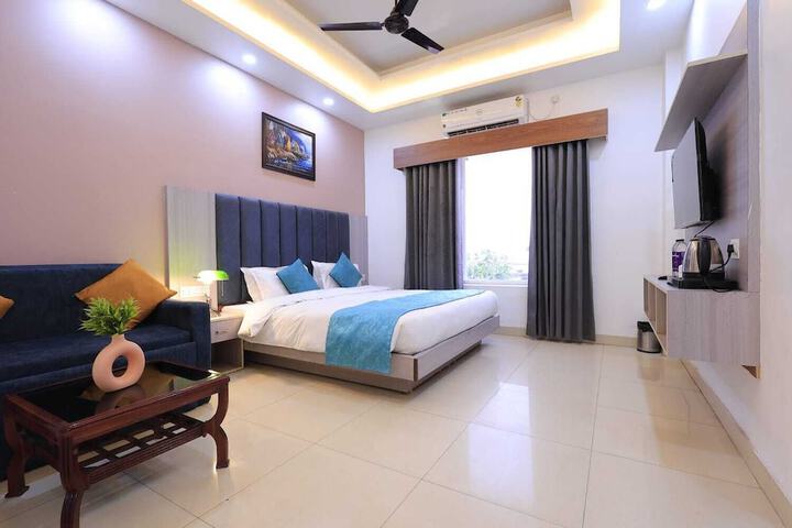 Room 4 of 22