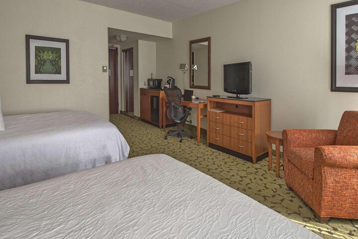 2 Queen Beds (2 of 19)