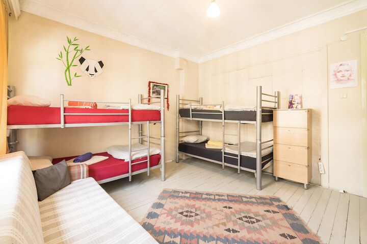 Room 16 of 27