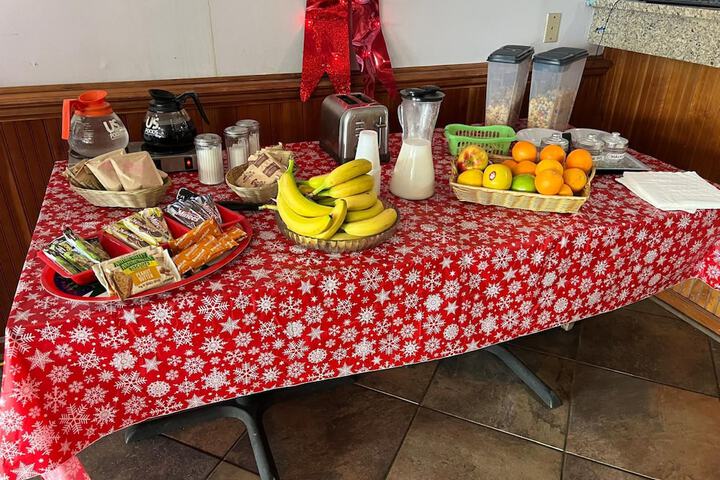 Breakfast/Coffee Service 61 of 86
