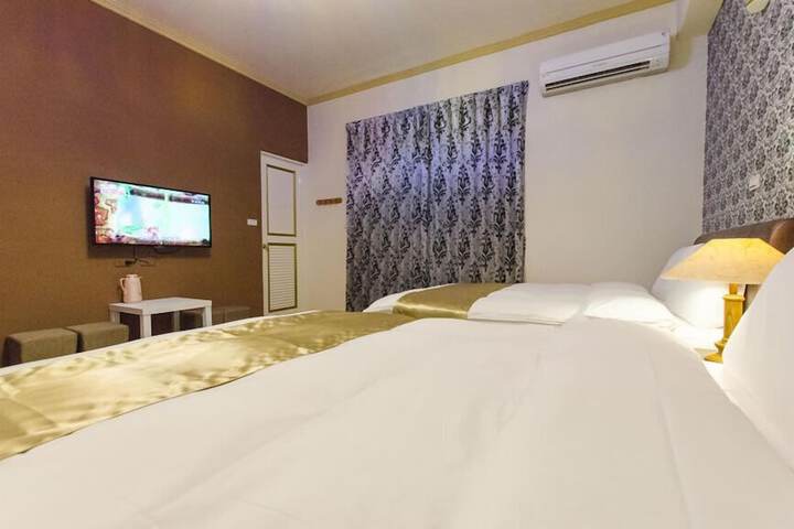 Room 16 of 29