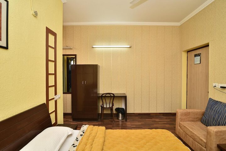 Room 17 of 43