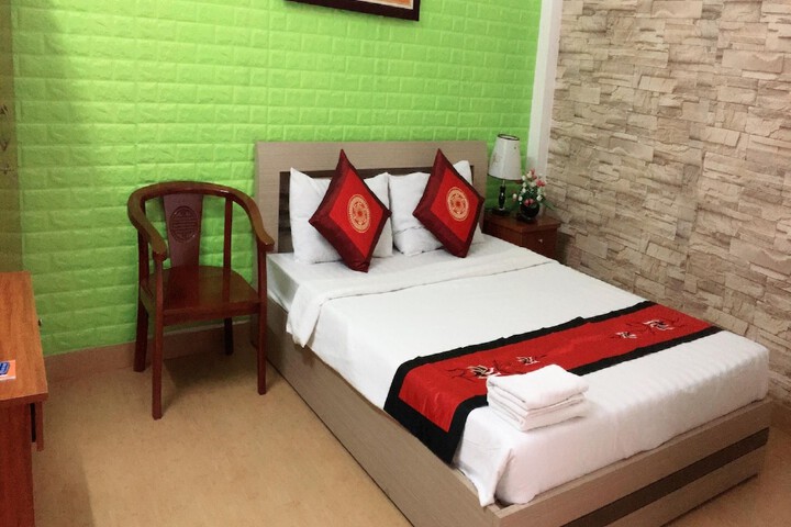 Room 26 of 40