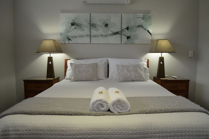 Room 3 of 32
