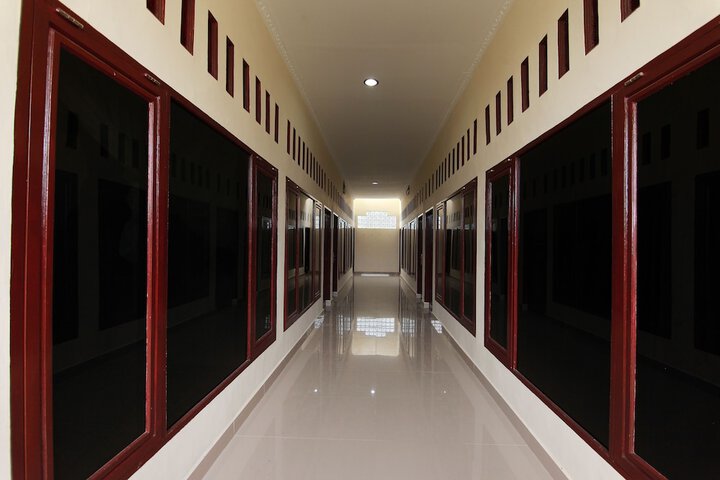 Ballroom/Hall 32 of 36
