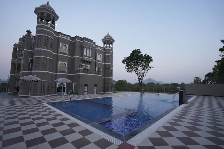 Pool 9 of 29