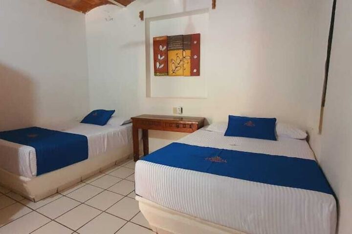 Room 7 of 25