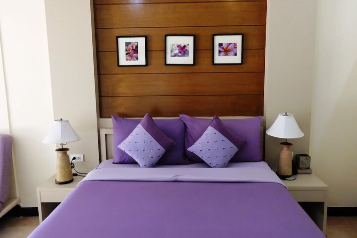 Room 12 of 182