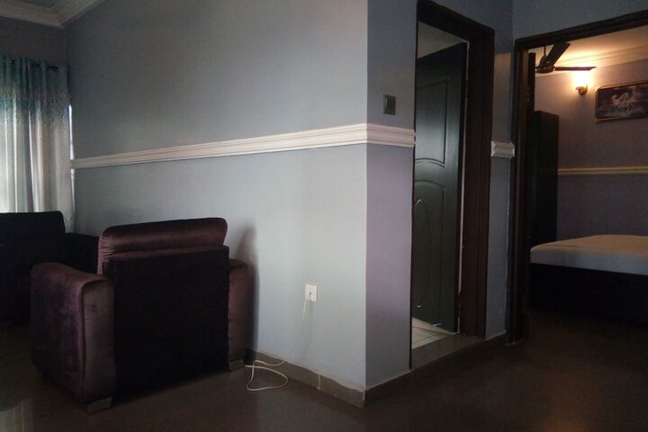 Room 16 of 30