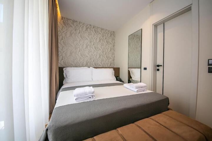 Room 50 of 108