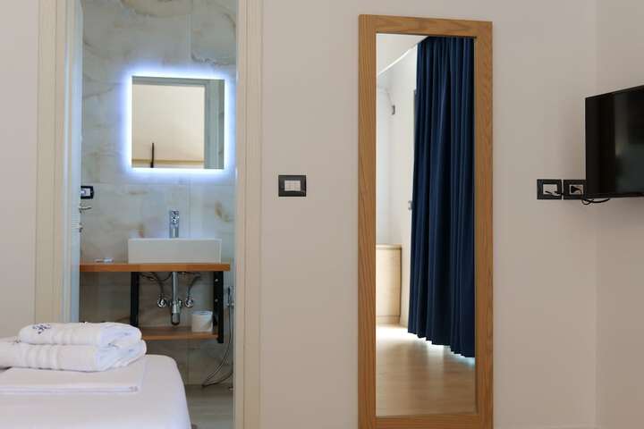 Room 18 of 46