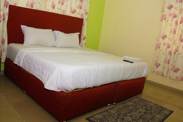 Room 6 of 35