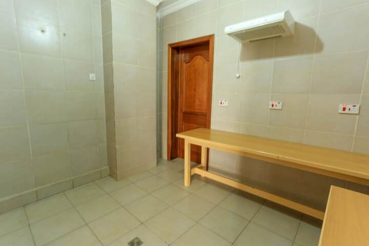 Room 42 of 97