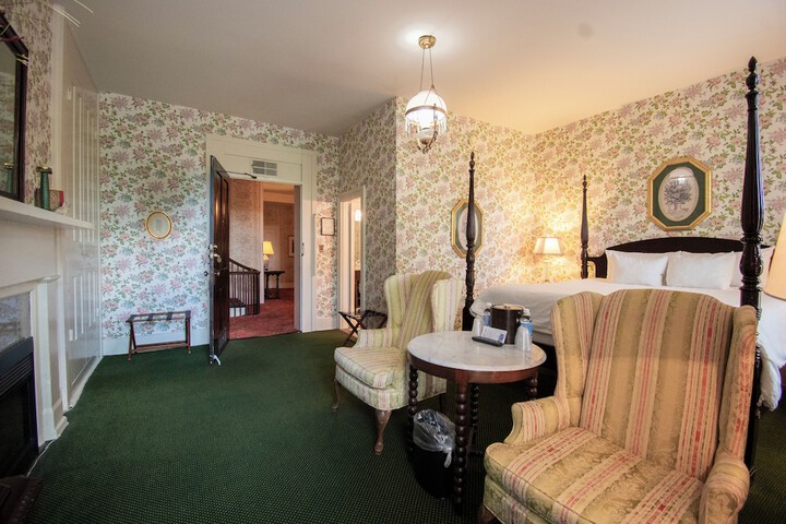 Room 10 of 75