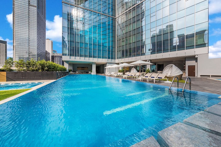 Pool Hotel
