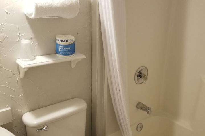 Room 27 of 43