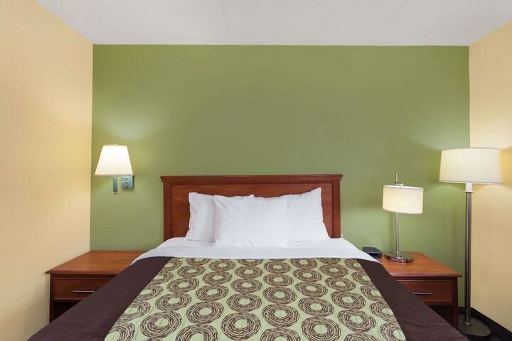 Room 7 of 35