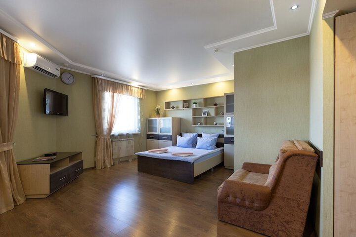 Room 14 of 90