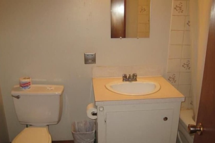 Room 18 of 23
