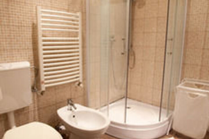 Room 2 of 17