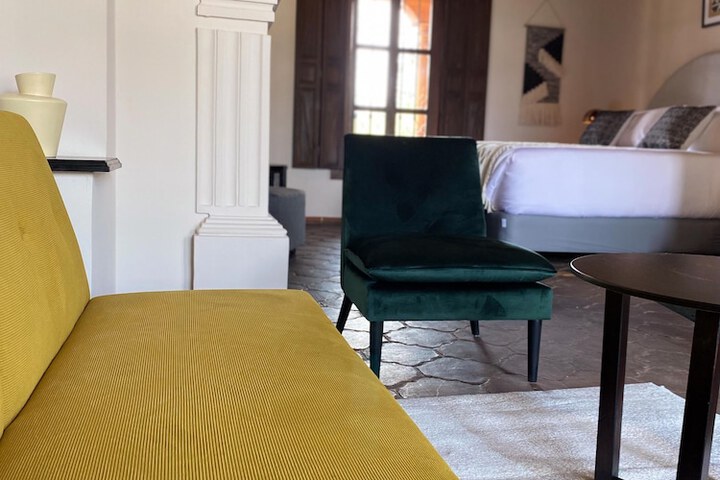 Room 37 of 74