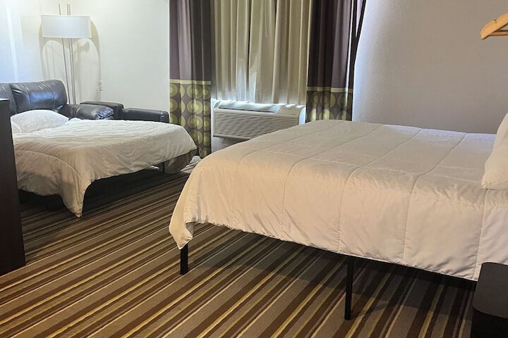Room 11 of 27
