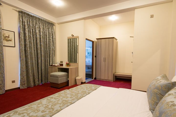 Room 16 of 85