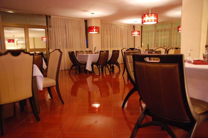 Dining 40 of 54
