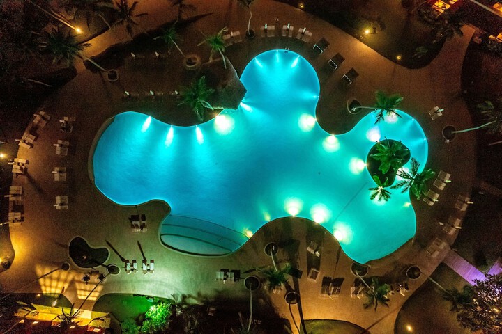 Pool 35 of 94