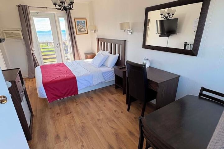 Room 4 of 78