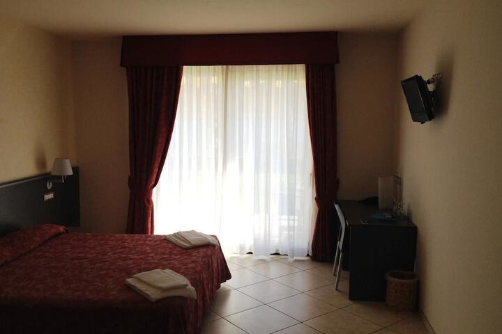 Room 6 of 20