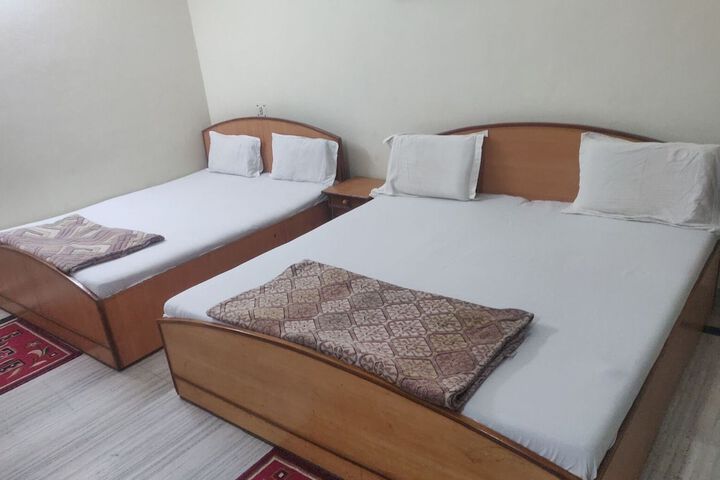 Room 7 of 10
