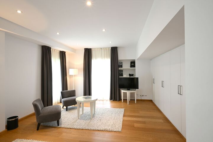 Room 10 of 41