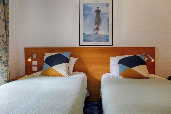Room 82 of 191