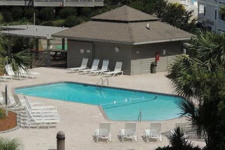 Pool 13 of 15