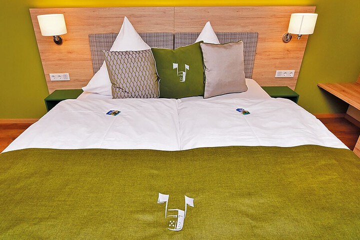 Room 15 of 49